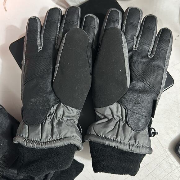 Carhartt Women's Charcoal Quilted Gloves NWOT Size Small - Picture 4 of 5